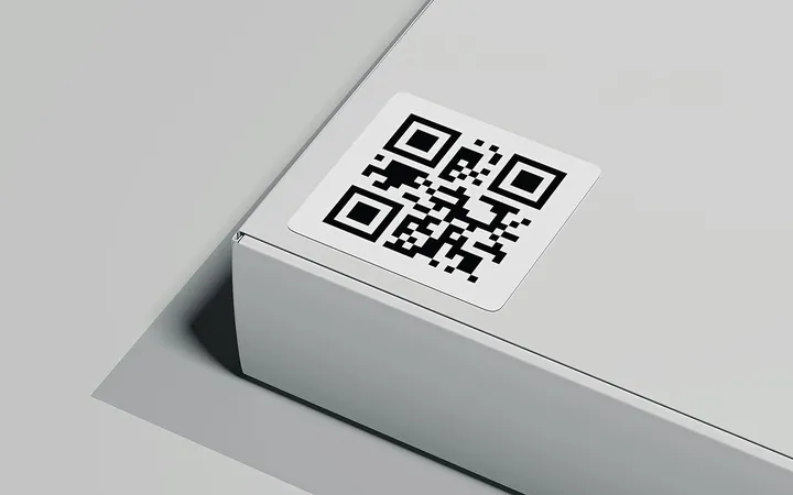 Smart Labels mit QR Code zum Einscannen Smart Labels mit QR Code zum Einscannen