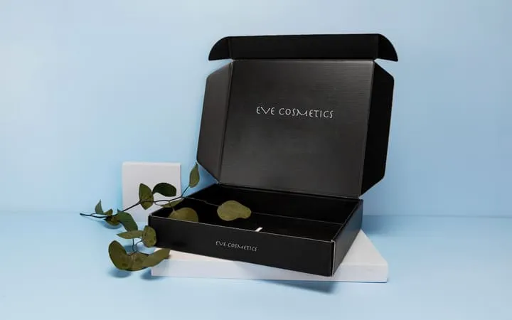 Schwarze Klappschachtel Schwarze Klappschachtel