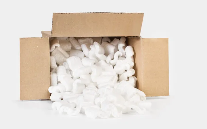 Schaumstoffchips im Karton