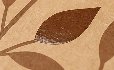 Spot-Lackierung auf Wellpappe Spot-Lackierung auf Wellpappe