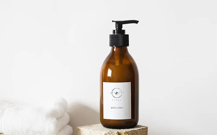 Etikett auf Pumpspenderflasche Etikett auf Pumpspenderflasche