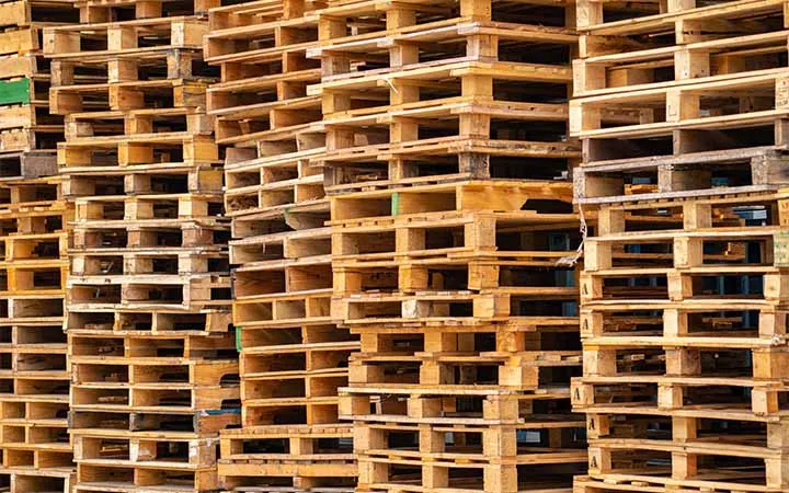 Europaletten aufeinander gestapelt Europaletten aufeinander gestapelt